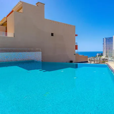 Global Vista Oceano Y Piscinas Paraiso 8150 度假居